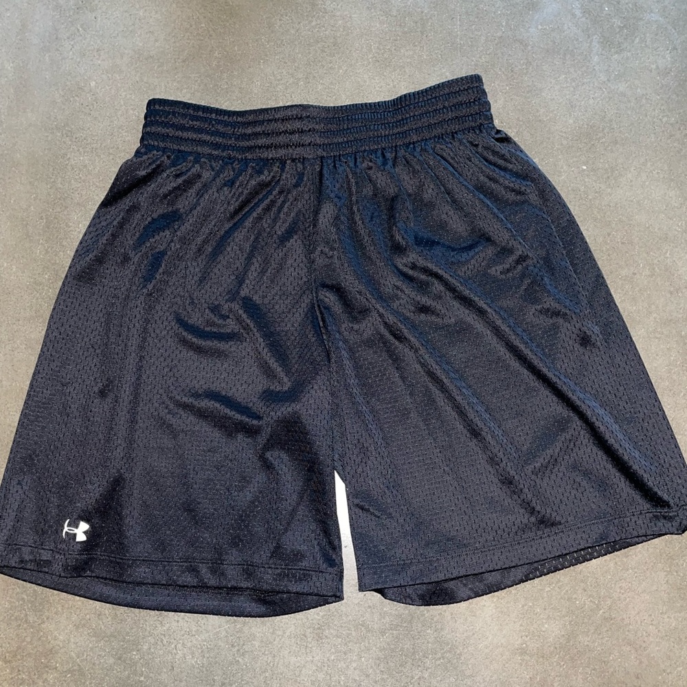 Under Armour Men’s Black HeatGear Shorts Size Small